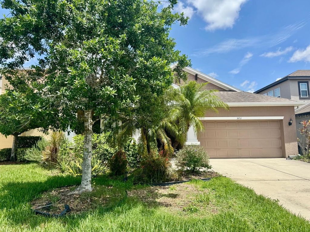 Image 4 of property listing at 5711 ARBOR WOOD COURT, Bradenton, FL 34203