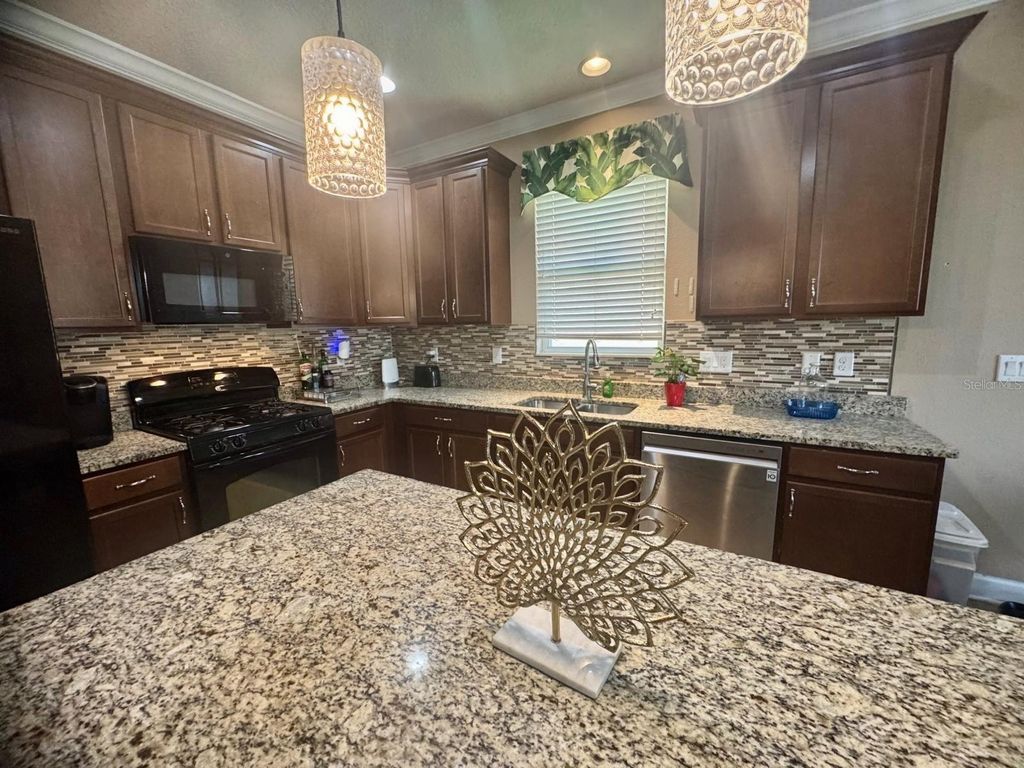 Image 7 of property listing at 5711 ARBOR WOOD COURT, Bradenton, FL 34203