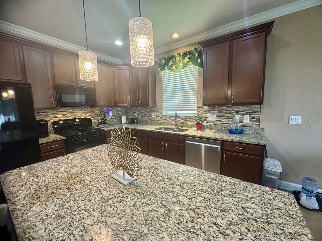 Image 10 of property listing at 5711 ARBOR WOOD COURT, Bradenton, FL 34203