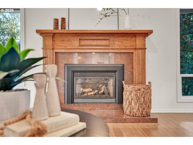 10051 Sw BALMER Cir, Portland, OR 97219