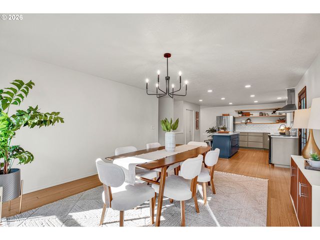 10051 Sw BALMER Cir, Portland, OR 97219