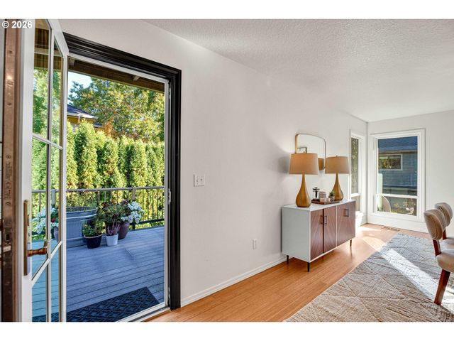 10051 Sw BALMER Cir, Portland, OR 97219