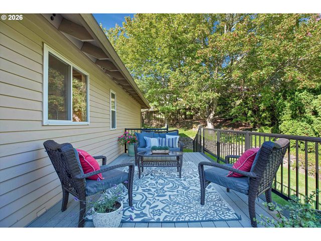 10051 Sw BALMER Cir, Portland, OR 97219