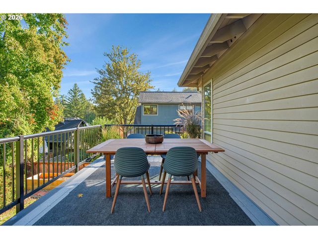 10051 Sw BALMER Cir, Portland, OR 97219