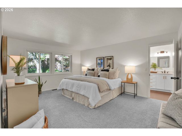 10051 Sw BALMER Cir, Portland, OR 97219