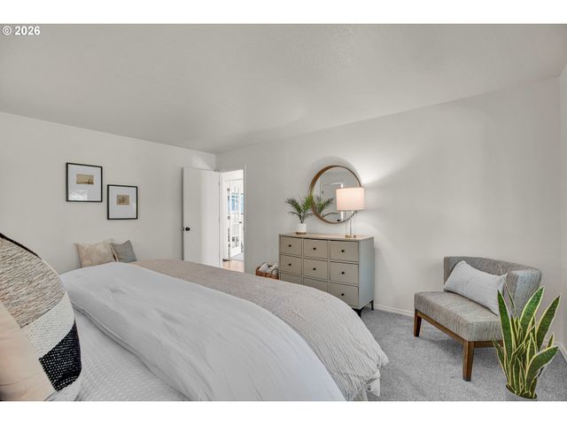 10051 Sw BALMER Cir, Portland, OR 97219