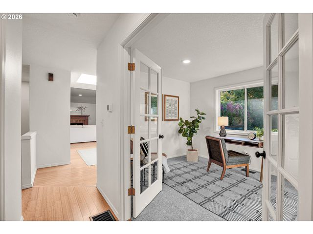10051 Sw BALMER Cir, Portland, OR 97219