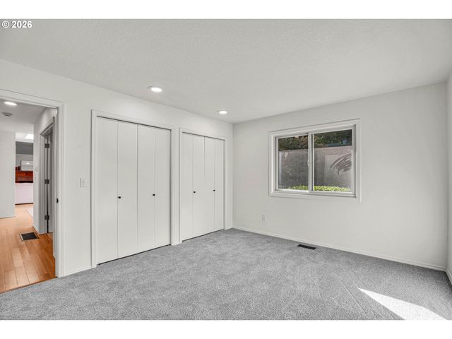 10051 Sw BALMER Cir, Portland, OR 97219