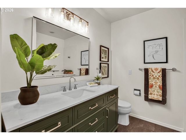 10051 Sw BALMER Cir, Portland, OR 97219