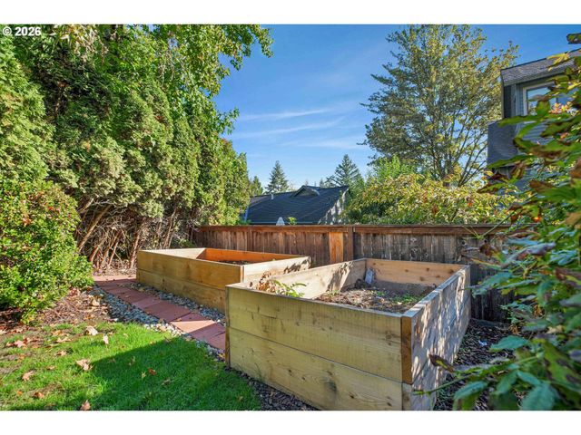 10051 Sw BALMER Cir, Portland, OR 97219