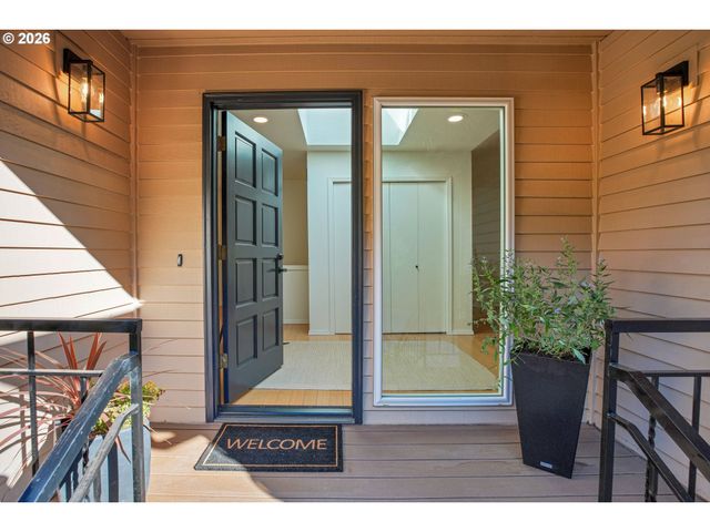10051 Sw BALMER Cir, Portland, OR 97219