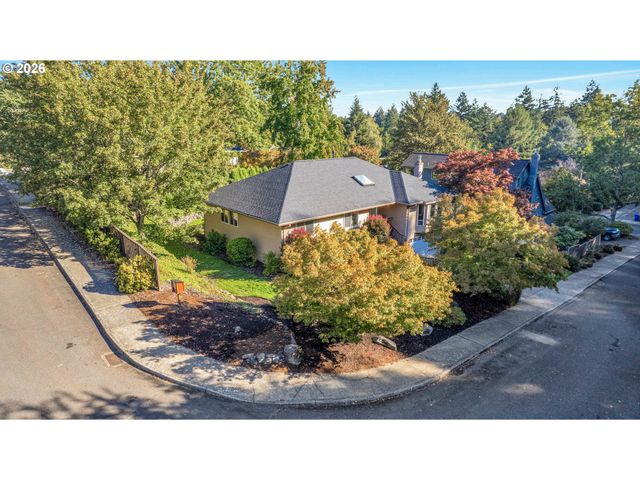 10051 Sw BALMER Cir, Portland, OR 97219