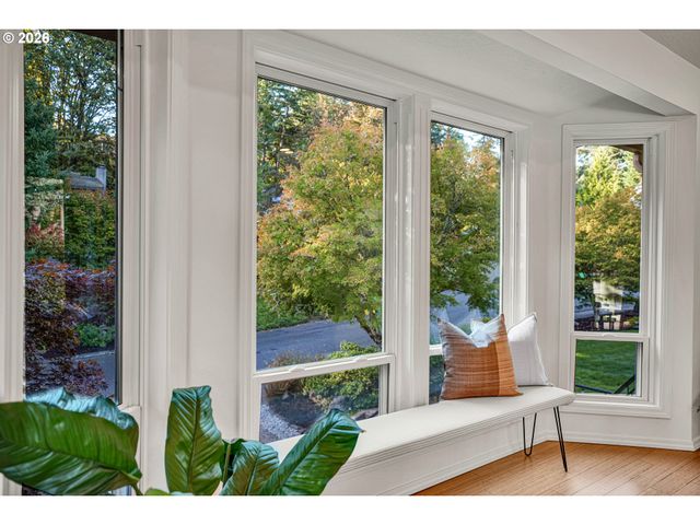 10051 Sw BALMER Cir, Portland, OR 97219