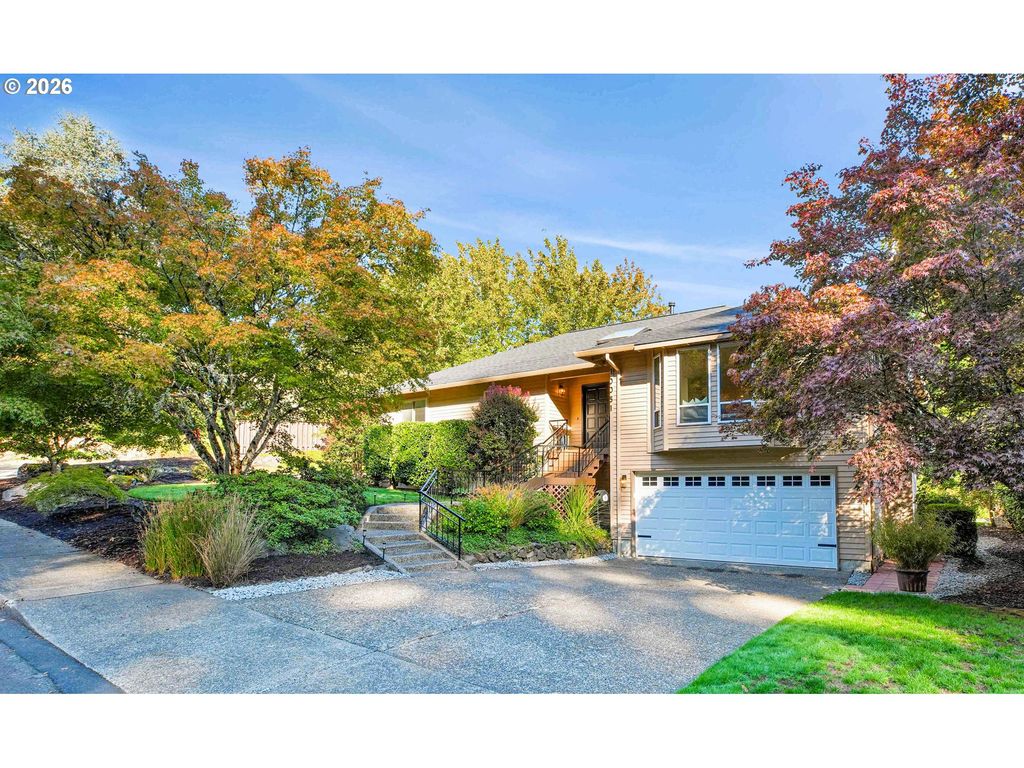 10051 Sw BALMER Cir, Portland, OR 97219
