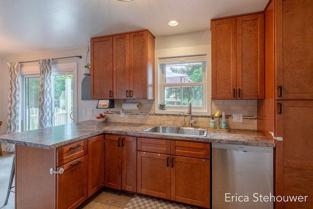 146 Sunnyview Drive Sw, Georgetown Twp, MI 49418
