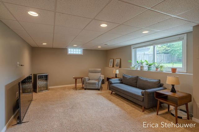 146 Sunnyview Drive Sw, Georgetown Twp, MI 49418