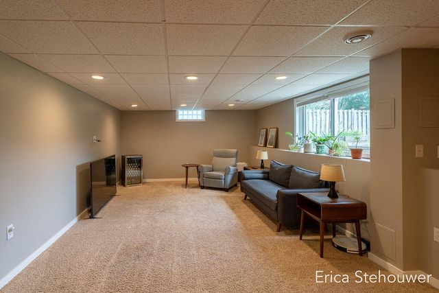 146 Sunnyview Drive Sw, Georgetown Twp, MI 49418