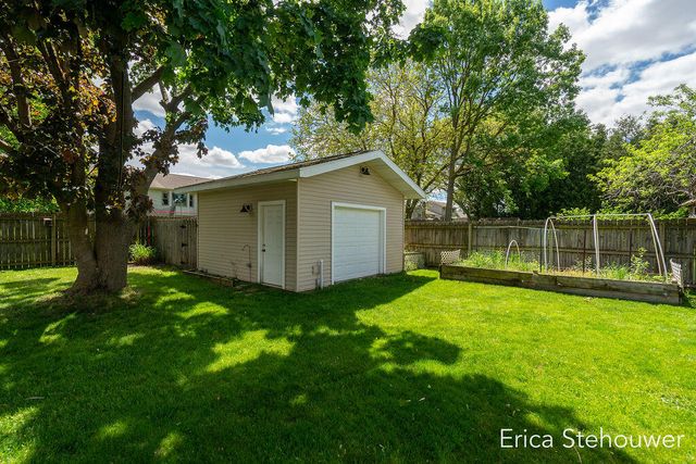 146 Sunnyview Drive Sw, Georgetown Twp, MI 49418
