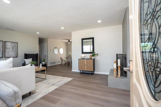 10704 El Nopal, Santee, CA 92071