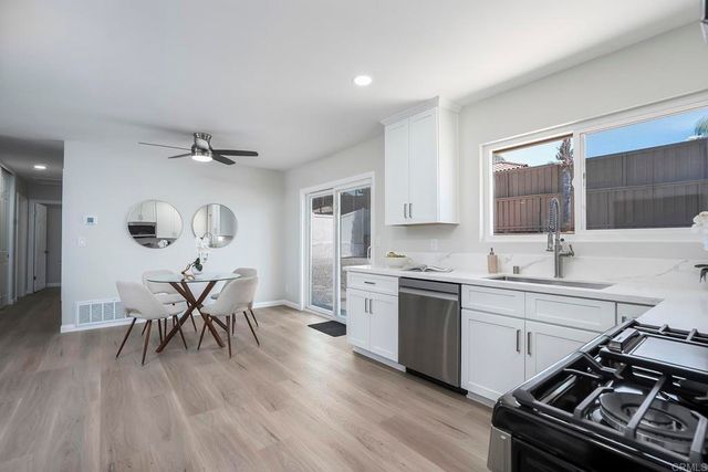 10704 El Nopal, Santee, CA 92071