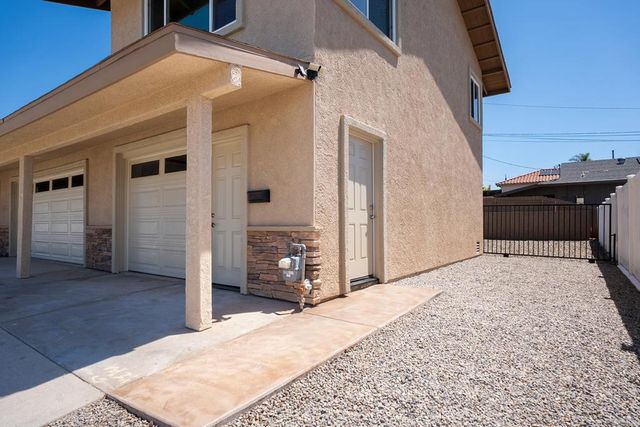 10704 El Nopal, Santee, CA 92071