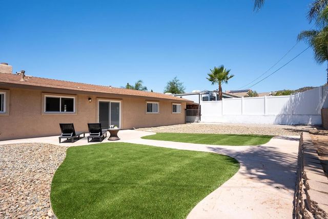 10704 El Nopal, Santee, CA 92071