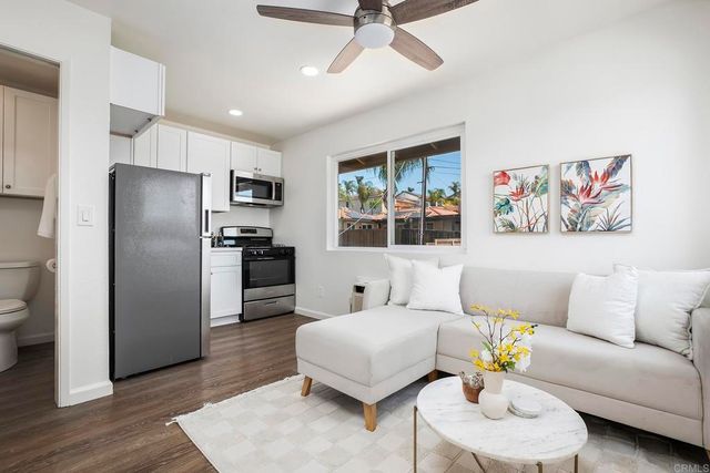 10704 El Nopal, Santee, CA 92071