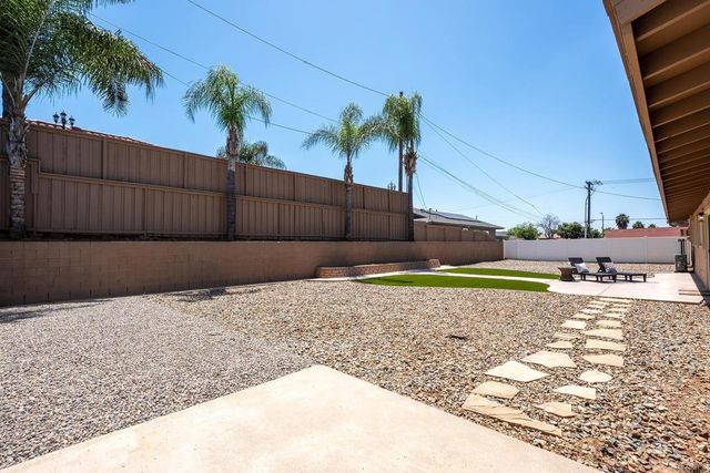 10704 El Nopal, Santee, CA 92071