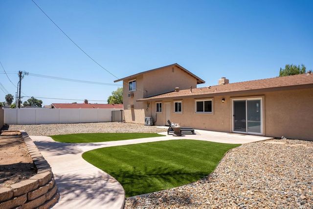 10704 El Nopal, Santee, CA 92071
