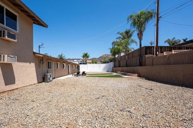 10704 El Nopal, Santee, CA 92071