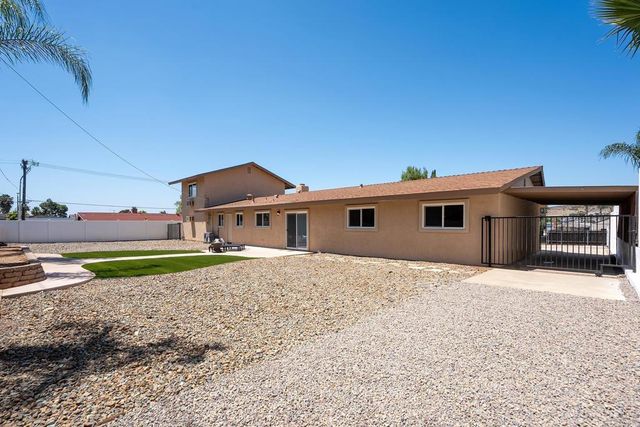 10704 El Nopal, Santee, CA 92071