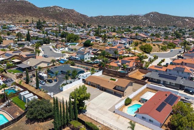 10704 El Nopal, Santee, CA 92071