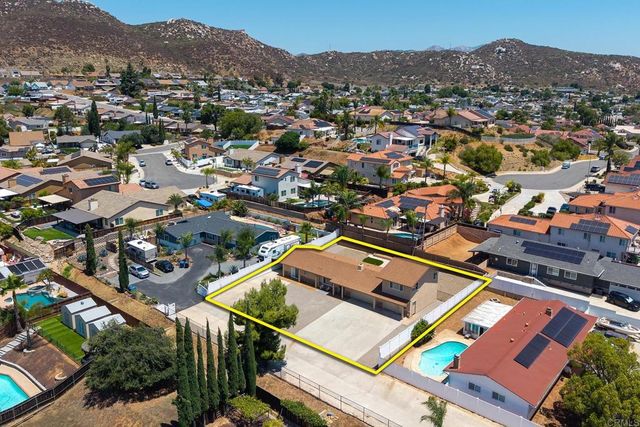 10704 El Nopal, Santee, CA 92071