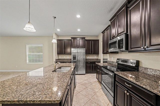 11809 TWILIGHT DARNER PLACE, Lithia, FL 33547