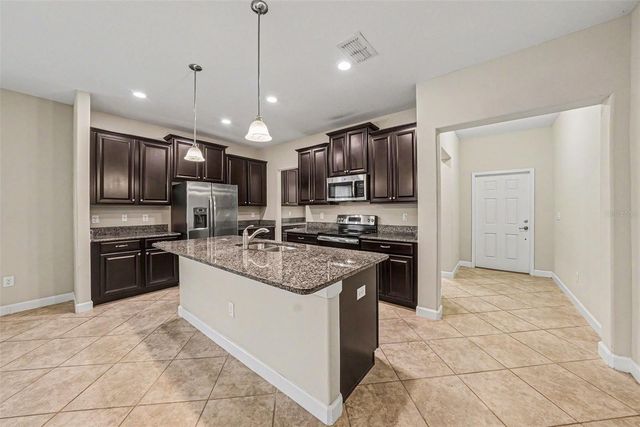 11809 TWILIGHT DARNER PLACE, Lithia, FL 33547