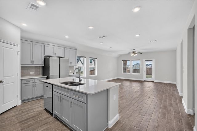1205 Lavinola, Anna, TX 75409