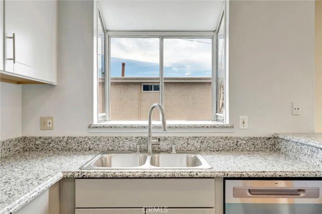 7420 Corbin ave 8, Reseda, CA 91335