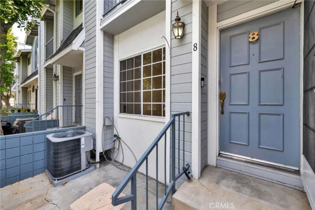 7420 Corbin ave 8, Reseda, CA 91335