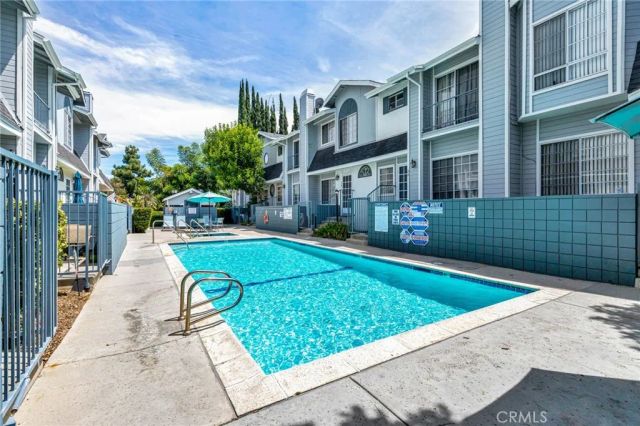 7420 Corbin ave 8, Reseda, CA 91335