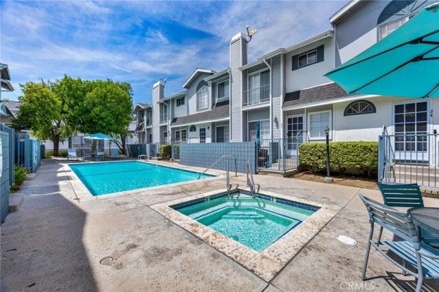 7420 Corbin ave 8, Reseda, CA 91335
