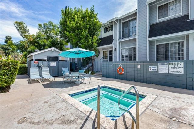 7420 Corbin ave 8, Reseda, CA 91335