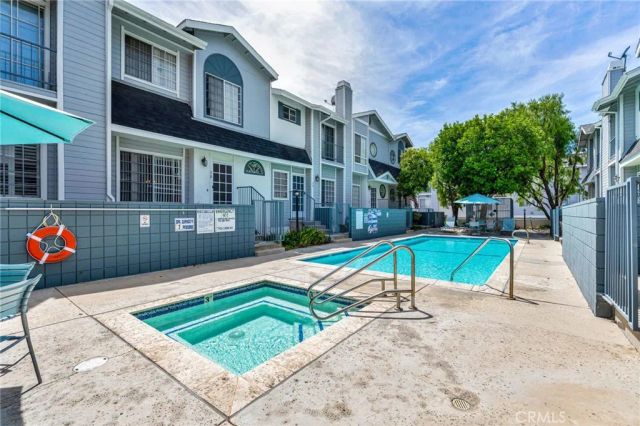 7420 Corbin ave 8, Reseda, CA 91335