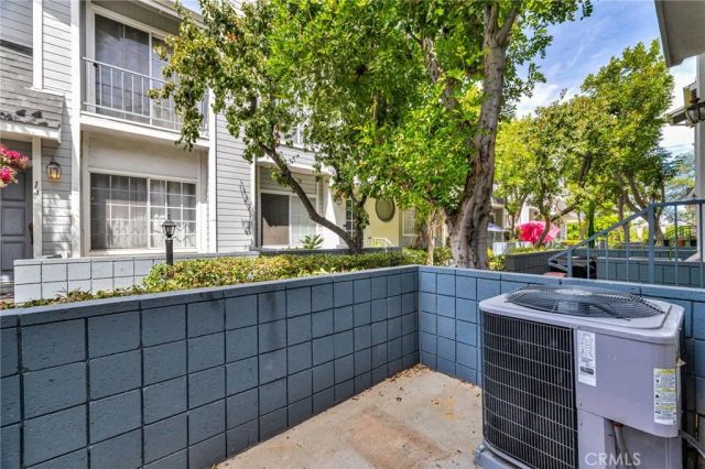 7420 Corbin ave 8, Reseda, CA 91335