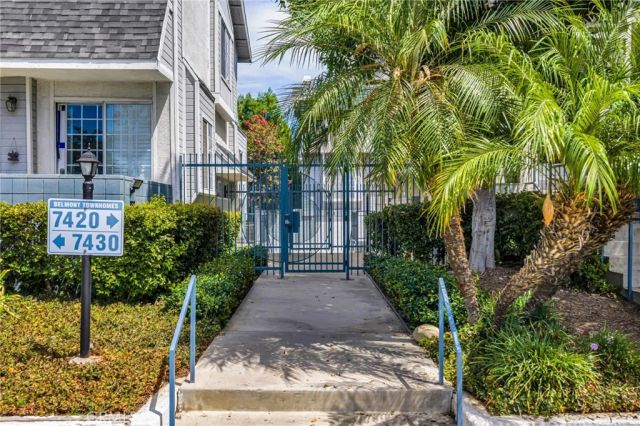 7420 Corbin ave 8, Reseda, CA 91335