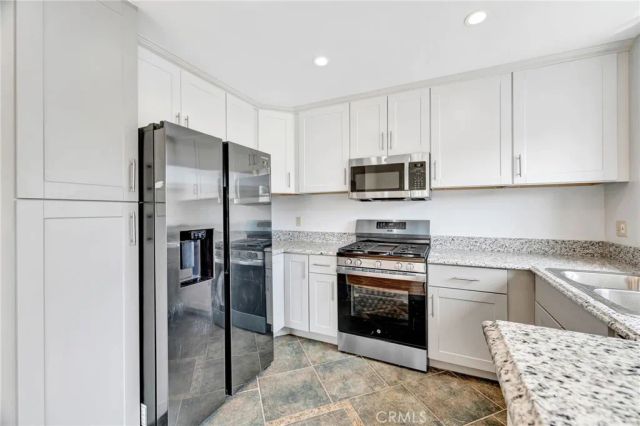 7420 Corbin ave 8, Reseda, CA 91335