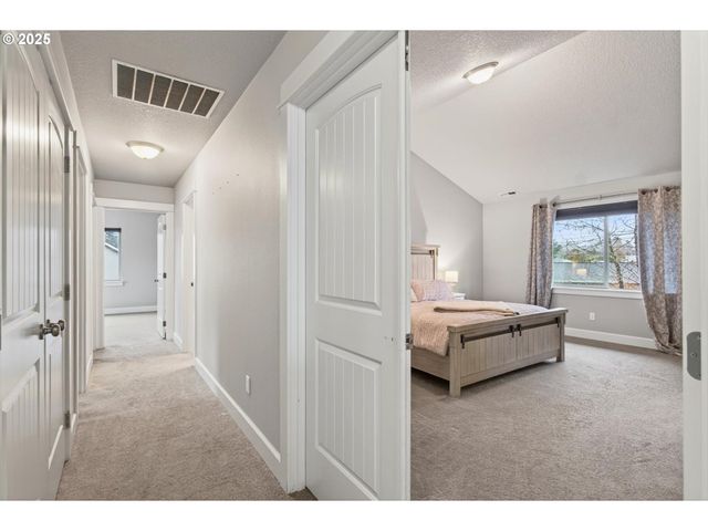 52171 Casswell Dr, Scappoose, OR 97056