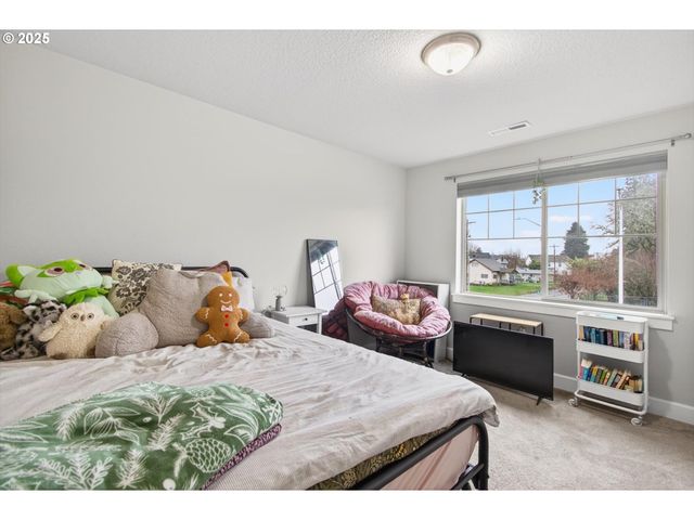 52171 Casswell Dr, Scappoose, OR 97056