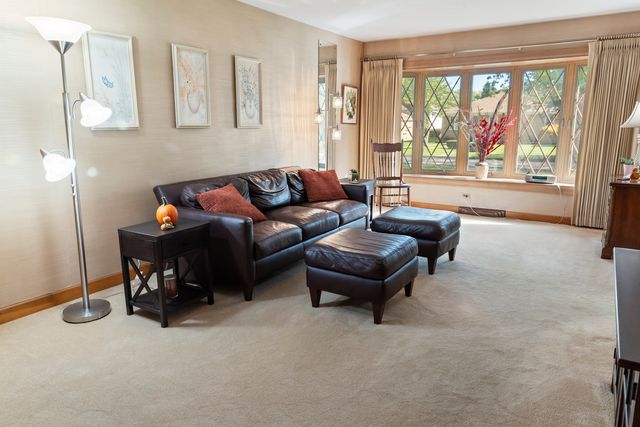 8306 Central Avenue, Morton Grove, IL 60053