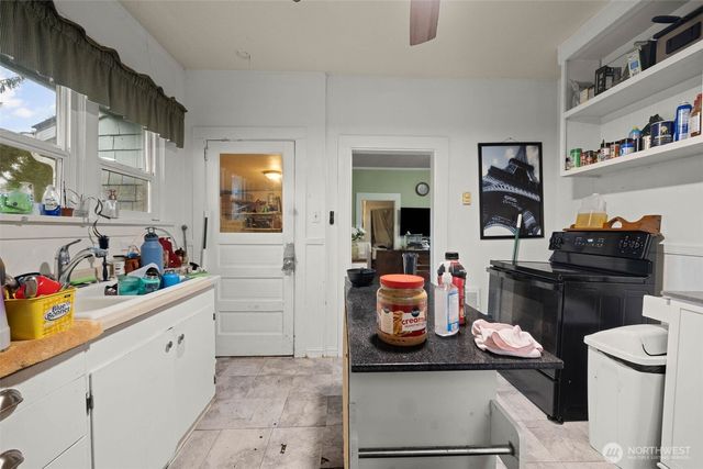 2719 Pacific Avenue, Hoquiam, WA 98550