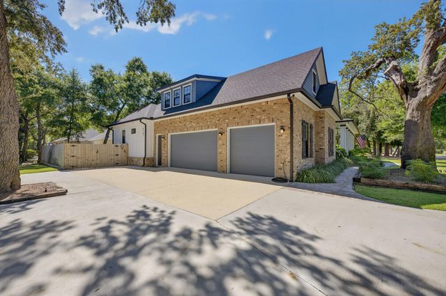 5701 Red Cedar Street, Pensacola, FL 32507